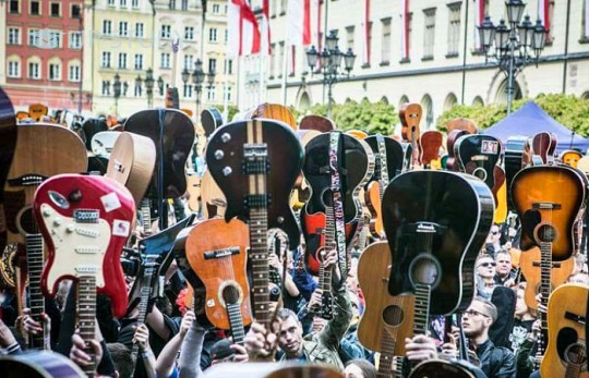 Гноми з гітарами заволодіють Вроцлавом