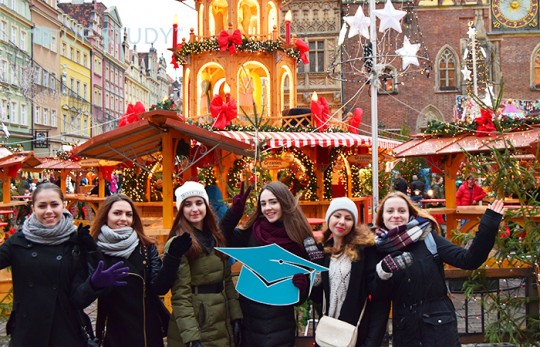 Як цікаво та з користю провести новорічні свята студенту у Польщі