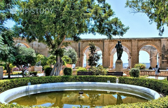 Чи часто польські студенти відправляються до Валлетти на вихідні?