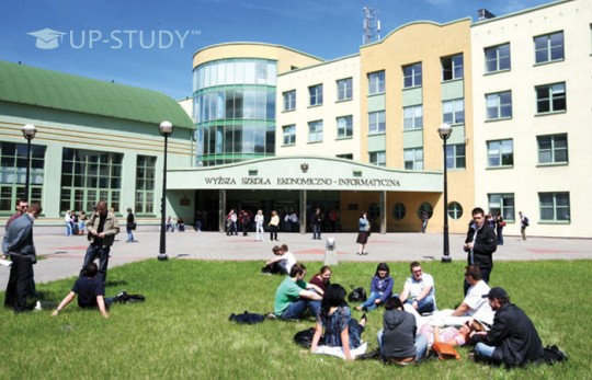 Безкоштовне навчання в Польщі для українців без карти поляка. Чи є шанси вступити?