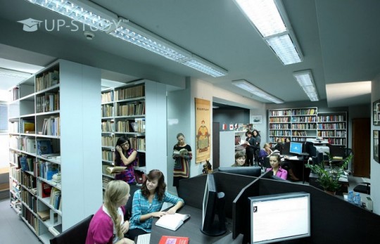 ВНЗ Варшави для українців