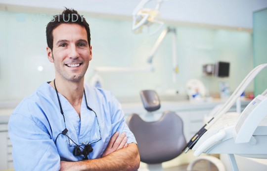 Робота за кордоном у сфері охорони здоров'я. Де отримати відповідну освіту?