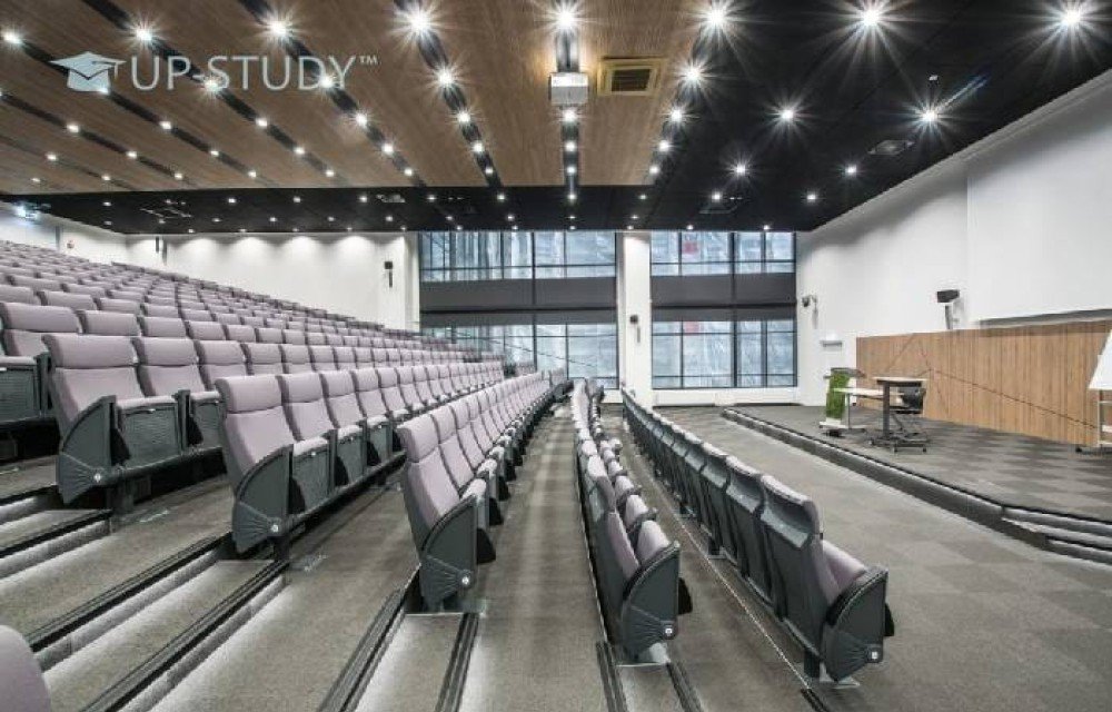 Фото №2: Университет VIZJA | Центр польского образования | UP-STUDY