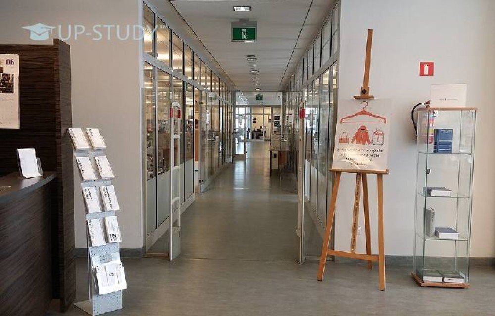 Фото №3: Университет Анджея Фрыча Моджевского в Кракове | Центр польского образования | UP-STUDY