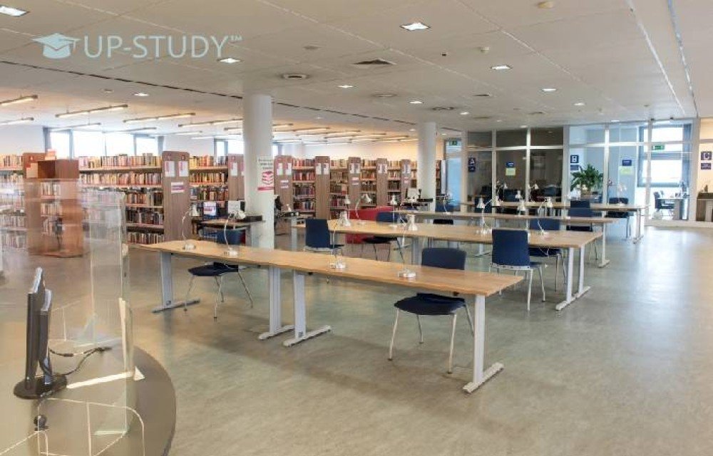 Фото №9: Университет Анджея Фрыча Моджевского в Кракове | Центр польского образования | UP-STUDY