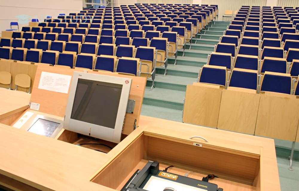 Фото №10: Университет Анджея Фрыча Моджевского в Кракове | Центр польского образования | UP-STUDY