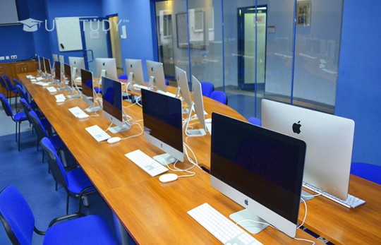 Специфіка навчання в Академії Суспільних Наук у Варшаві