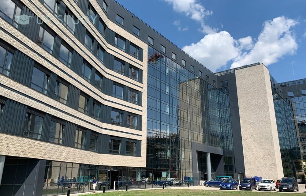 Фото №1: Університет VIZJA | Центр польської освіти | UP-STUDY