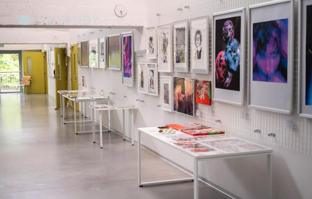 Фото №2: Университет SWPS в Катовице | Центр польского образования | UP-STUDY