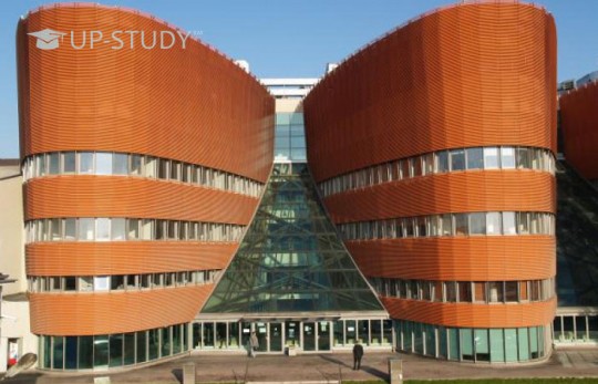 Варшавський Університет Менеджменту. Що потрібно для вступу?