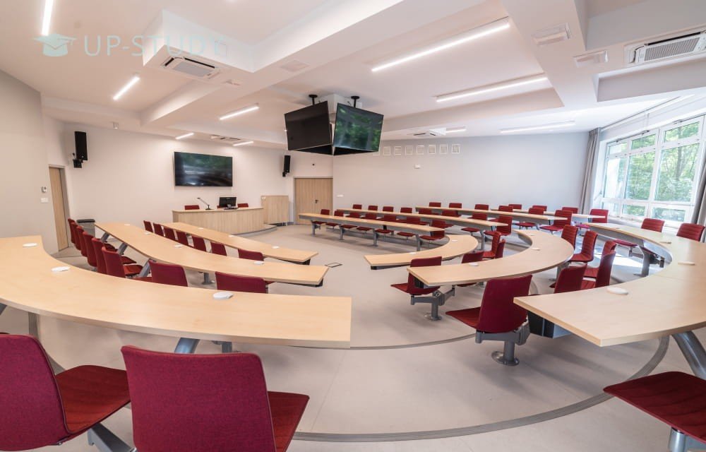 Фото №11: Університет імені Ришарда Лазарського | Центр польської освіти | UP-STUDY