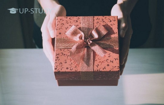 Подарунок для батьків на свята. Що купити близьким людям?